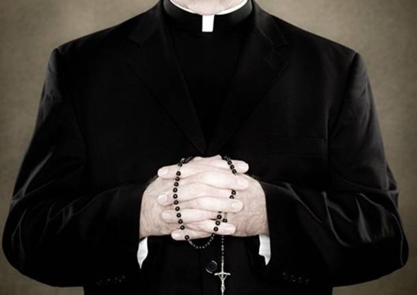 abusi-sessuali-villa-literno-vescovo-sospende-prete