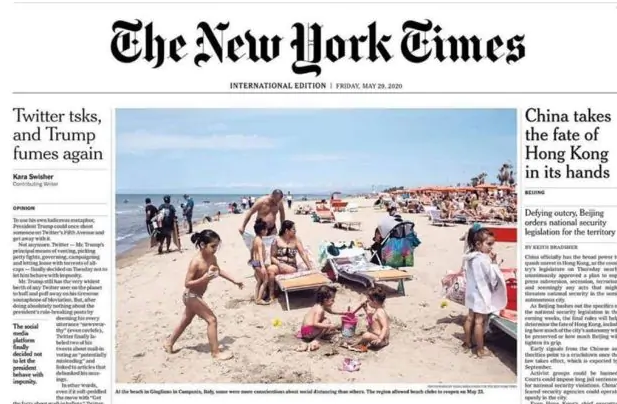 spiaggia-varcaturo-prima-pagina-new-york-times