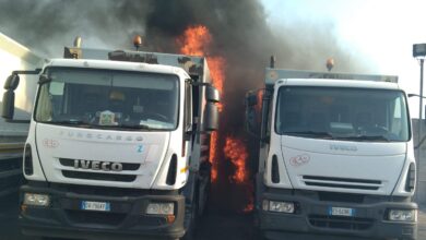 incendio-maddaloni-camion-buttol-distrutti-fiamme