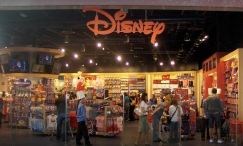 Disney Store Centro Campania chiude