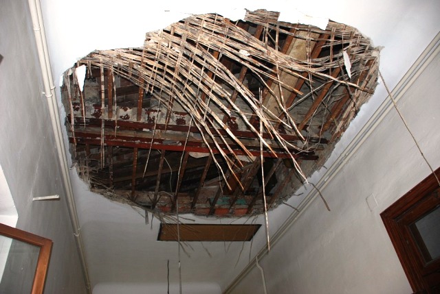 capua crollo soffitta palazzo 27 febbraio