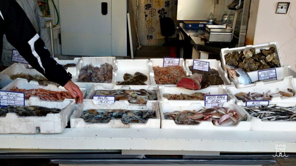 castel-volturno-sequestro-pesce-mercato