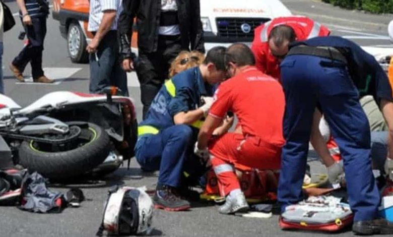 Incidente automobile motocicletta Caserta feriti