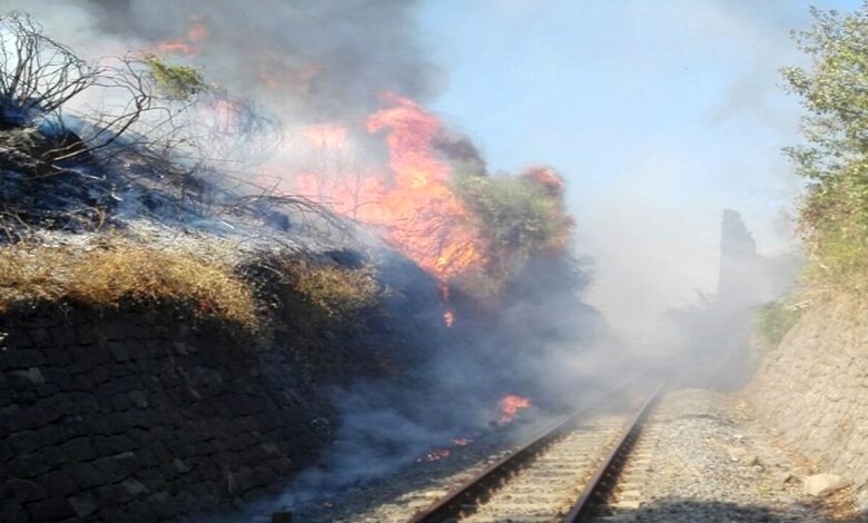 incendio binari villa literno treni bloccati 13 ottobre