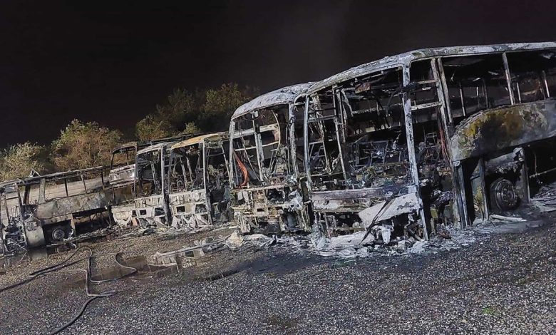 pastorano incendio distrugge deposito bus