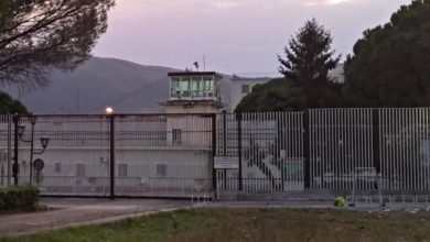 carcere Carinola poliziotti aggrediti detenuto
